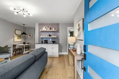 Image de New Remodeled Heights Luxury / High End / King Bed / Walk to Trail / Sleeps 4