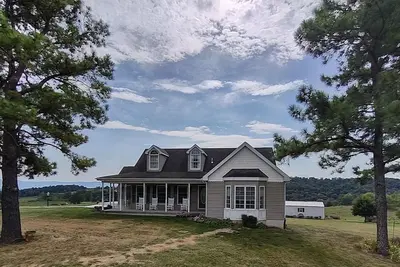 Image de Family Farm with Mountain Views