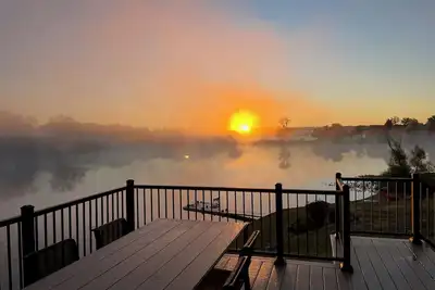 Image de Spacious 6-bedroom house on Eagle Lake in Mattawan Mi