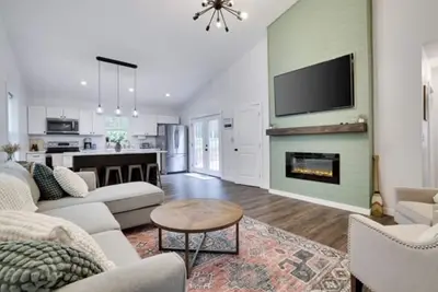 Image de 5 Rooms 3 Bath-Lake Wallenpaupack Retreat\nSpace Avail for Boat or Pwc w/Trailer!