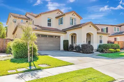 Image de Gilroy Oasis: Spacious 5-bedroom house in charming Gilroy