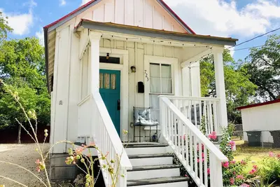 Image de Downtown Cottage Near River & Alamodome - Free Parking