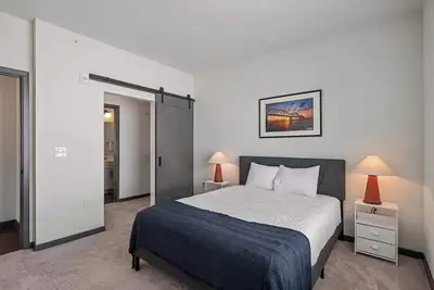 CozySuites Ayr | parking, pool, gym  #07