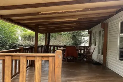 Image de Mobil home climatisé tout confort avec terrasse – entre mer & Camargue