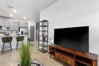 Image de New-Temple 6bd, 8ppl, Near PowerPlant, Va Hospital, & Bs&W. Free Parking+Wi-Fi