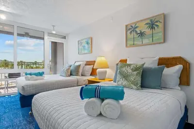 Image de Isla Verde Studio | 2 Full Beds + Beach Access