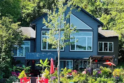Image de Chalet au bord  du Lac Écho pêche sur glace. Véritable Havre de paix.