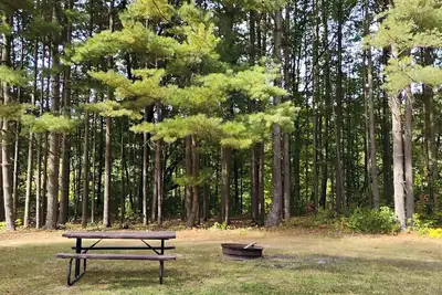 Image de Rustic Cowboy Town resort bring your own tent and start relaxing or exploring