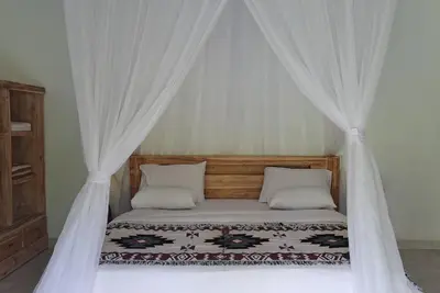 Image de tinggalkan kebisingan dan nikmati ketenangan alam.