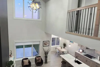 Image de Cozy Private Queen Room and Bathroom close to West Edmonton Mall