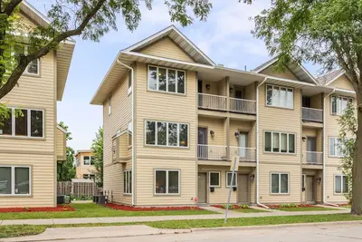 Image de Spacious 3br Townhouse with 2-Car Garage & King Beds