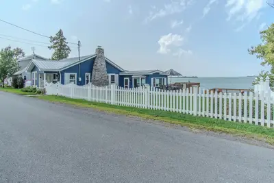 Image de Tranquil 4 Bedroom Lake House on Guffin Bay