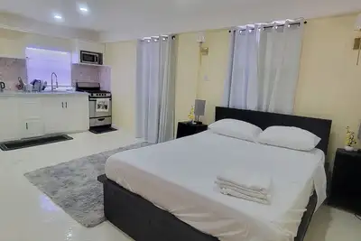 Image de Charming 1-bedroom apartment in fabulous Saint George's with Ac