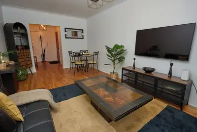 Image de Appartement élégant, discret et spacieux / internet rapide très proche du centre