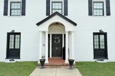 Image de Historic and beautifully updated 1926 home built for the Erwin Mill Manager.