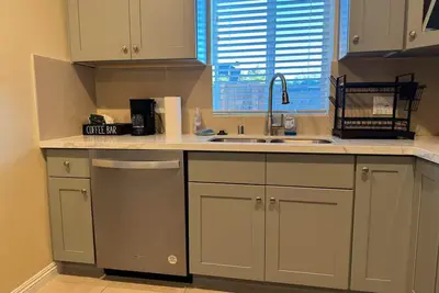 Charming 2-bedroom/3 bathrooms unit in Pasadena with central Ac