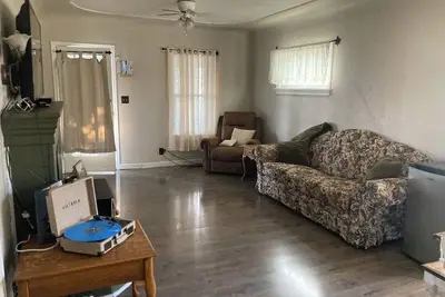 Image de Charming 3-bedroom house with Ac, storage, and convenient locating in Laurel