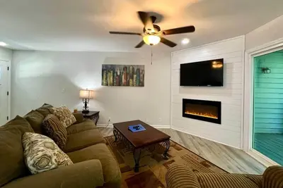 Image de Apartment by Forest • Access to Clemson & Lakes