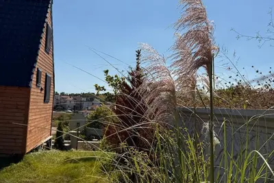 Image de Merkezde Dogayla İÇ İÇE DENİZE 100 Metre Mesafede Bungalov. . . . . . . .