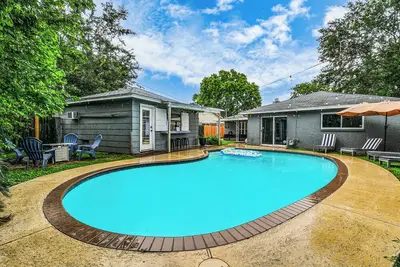 Image de 5 Bed Family Fun - Fun Pool - Cozy Fire Pit - Games Shed - Outdoor Move Night