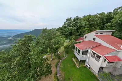 Image de New Listing! The Launch Pad- Unrivaled Views of Sequatchie Valley.