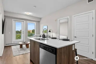 Image de Inglewood Luxury • King Bed • Parking • Netflix#15