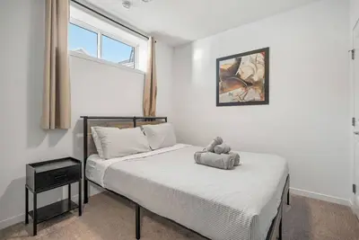 Image de Quiet Basement 2br Suite » 2 Queens » Netflix