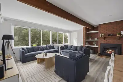 Image de Family Retreat with Fireplace and Garden Views