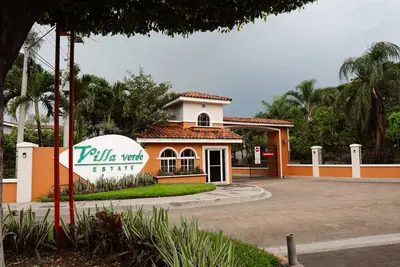 Image de Charming house with Ac in pleasant Santa Ana