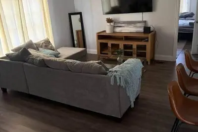 Image de Entire Home with 6 Beds and Parking