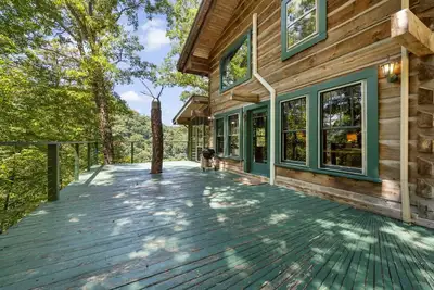 Image de Grandpa Dans Cabin Mtn River view 34-acre retreat