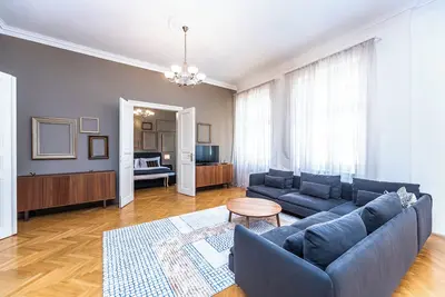 Image de Top flat close to Wenceslas square with parking