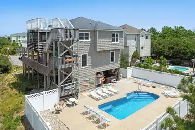 Image de Beach Therapy: Private Heated Pool and Hot Tub