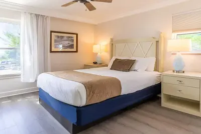 Image de See Breathtaking Bay Views from Your Balcony! 3br Unit w/ Kitchen | Onsite Pool