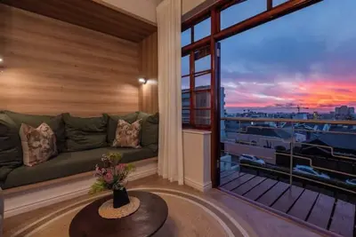 Stunning Seapoint Studio with epic Sunset views