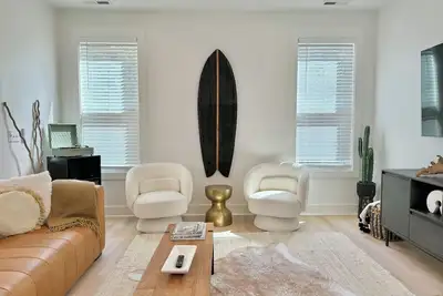 Image de Coastal Modern Home~New~Central to Wrightsville Beach, Uncw+Historic Riverfront