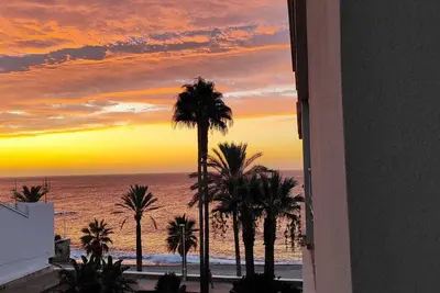 Image de Beautiful sea views on the beachfront - private parking