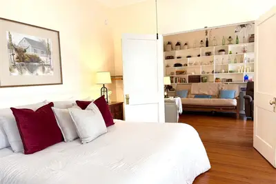 Image de Vanilla Dream+Historic+Downtown+Private Entrance