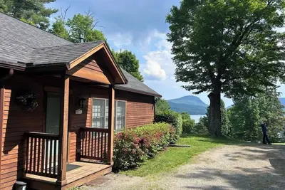 Image de Beautiful cottage overlooking Lake Willoughby with lake access