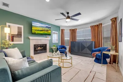 Image de Lakefront 3bd - Ping Pong, Movie Nights - Near Fsu