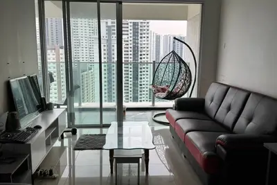 Image de Maxim City Lights, 28th Floor City View with Balcony