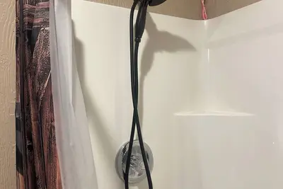 Image de 3- bedroom 2 baths Barndominium in Cushing- Country/Western/Music/Pet Friendly