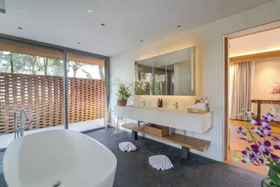 Image de 3br Luxury Beachfront Villa | Full Service & Private Pool | Natai Phuket