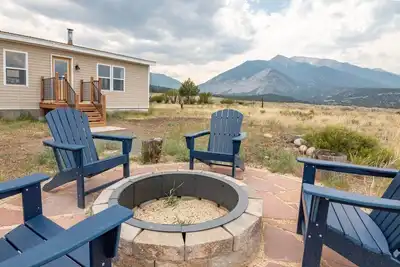 Image de 1 mile from Mt. Princeton Hot Springs! 3 bdrm house with hot tub and mtn views