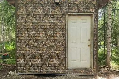 Image de Cozy Camo Cottage #8