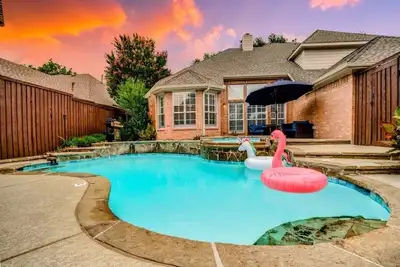 Image de Texas-Style Poolside Getaway: 4bdr Oasis for 8