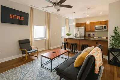 Image de Modern Luxe Suite | Rock Hall • Stadiums • Casino