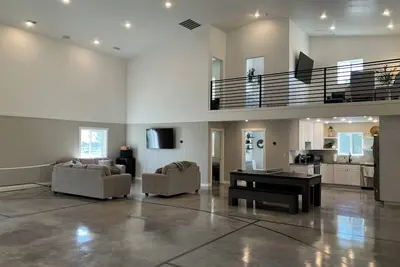 Image de All \"Fun and Games\" on the Piute Trail!