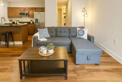 Image de Cozy Luxe Suite | Rock Hall • Casino • Stadiums