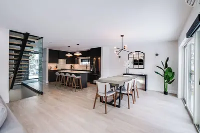 Image de Wolf of Warwick - The New build Luxe